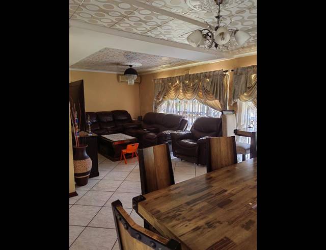 3 BEDROOM HOUSE FOR SALE IN WILD EN WEIDE